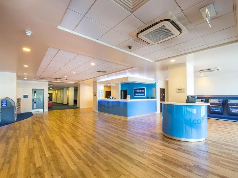 Mercure London Gatwick Airport Horley Exterior foto