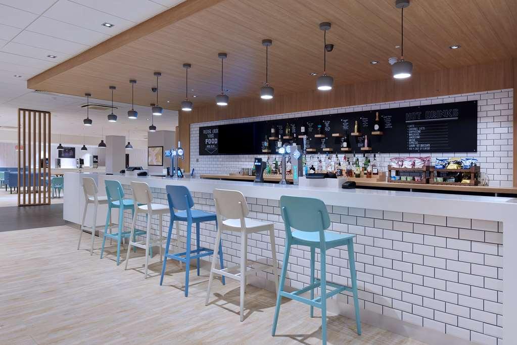 Mercure London Gatwick Airport Horley Restaurant foto