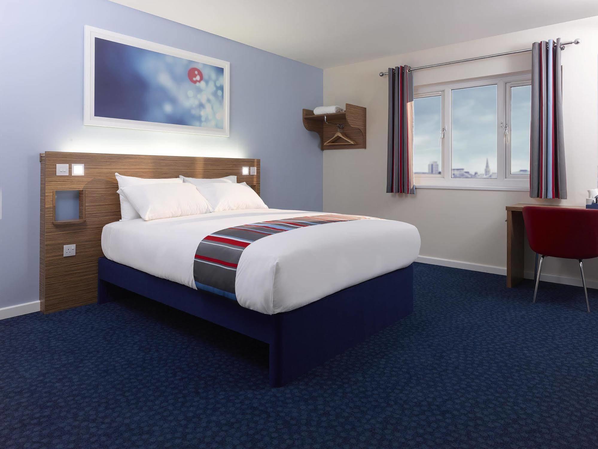 Mercure London Gatwick Airport Horley Exterior foto